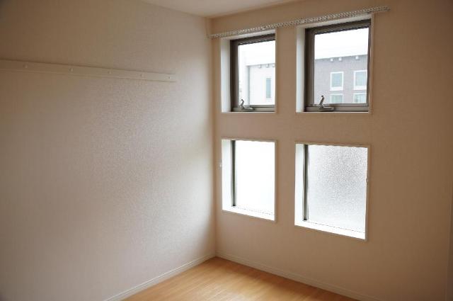 アクアマリン201号室 洋室①