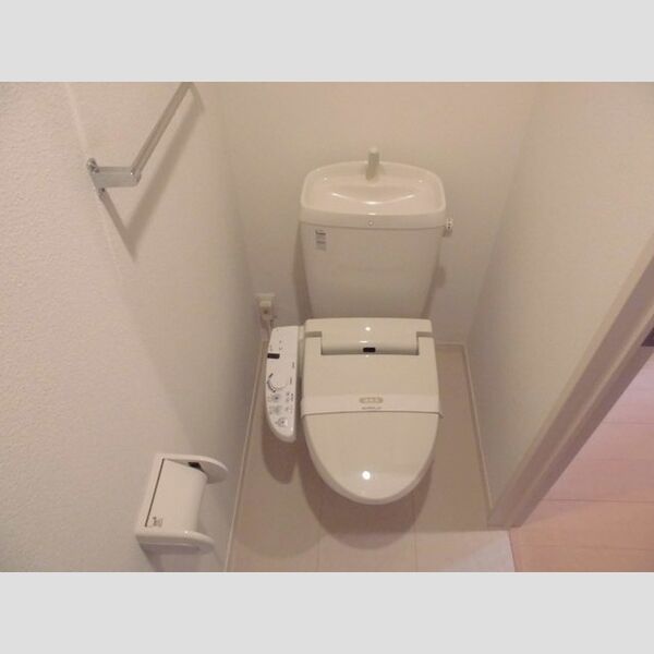 ソレーユ102号室 温水洗浄暖房便座