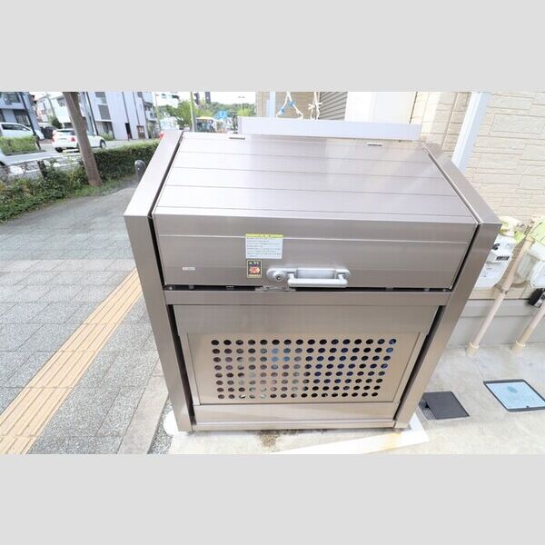 ラ　フェリーチェ湘南 ダストボックス