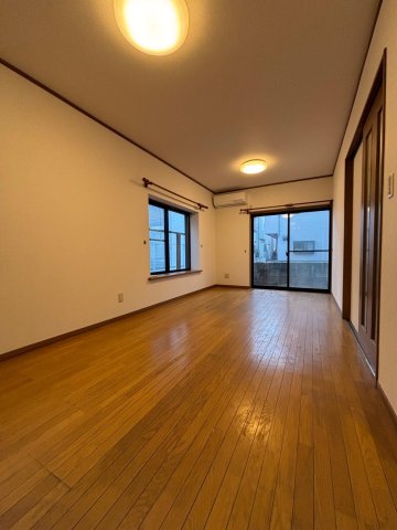 グラド越谷袋山 リビング