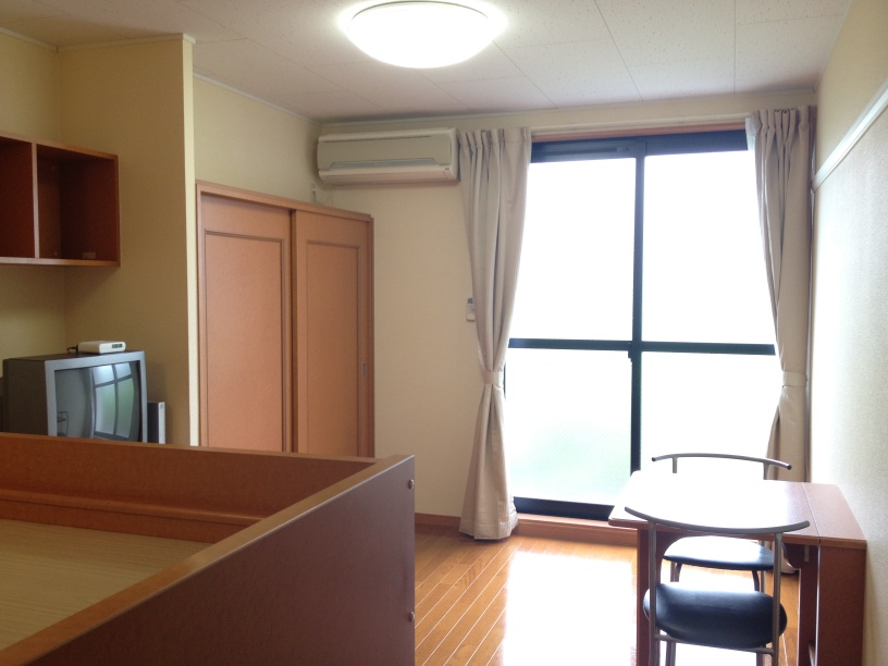 レオパレスグリーンハイツ４号館 外観