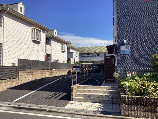 ルピナス弐番館 エントランス