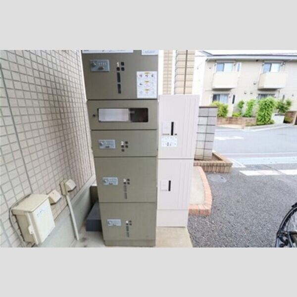 ストラール　B205号室 宅配ボックス
