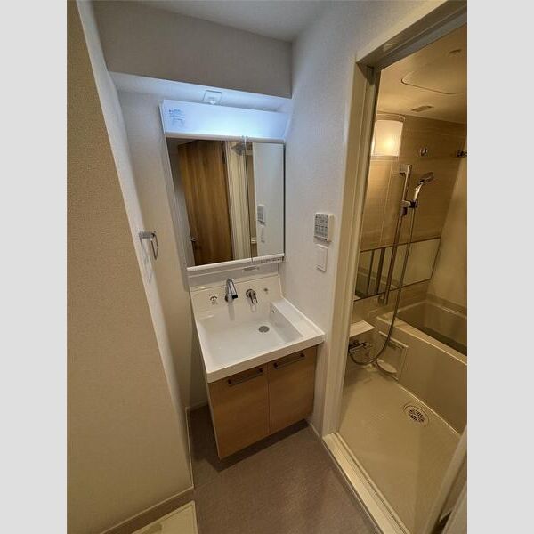 MAXIV　CROS梅島404号室 トイレ