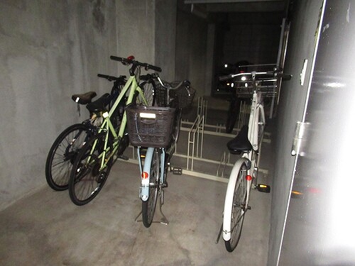 ライオンズマンション鎌倉由比ガ浜4階 駐輪場　※2025年09月の写真