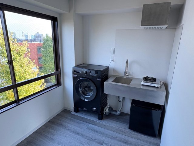 小林マンション 洗濯機冷蔵庫ガスコンロ新品設置済み。すぐに使用できます！