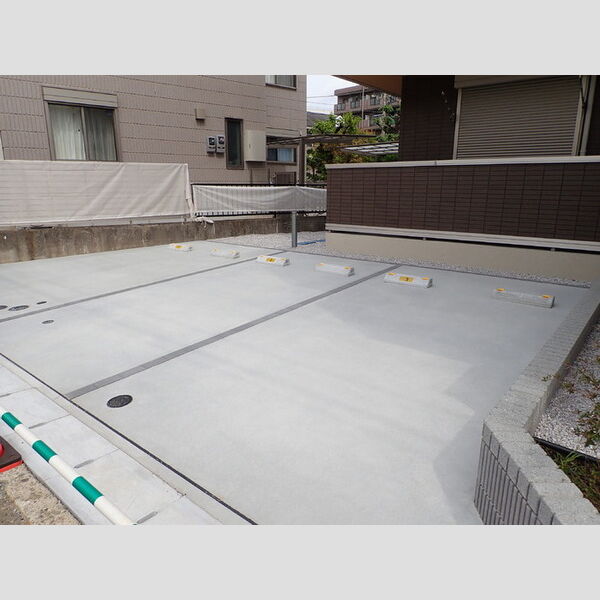 ブラン　ノワール多摩 駐車場