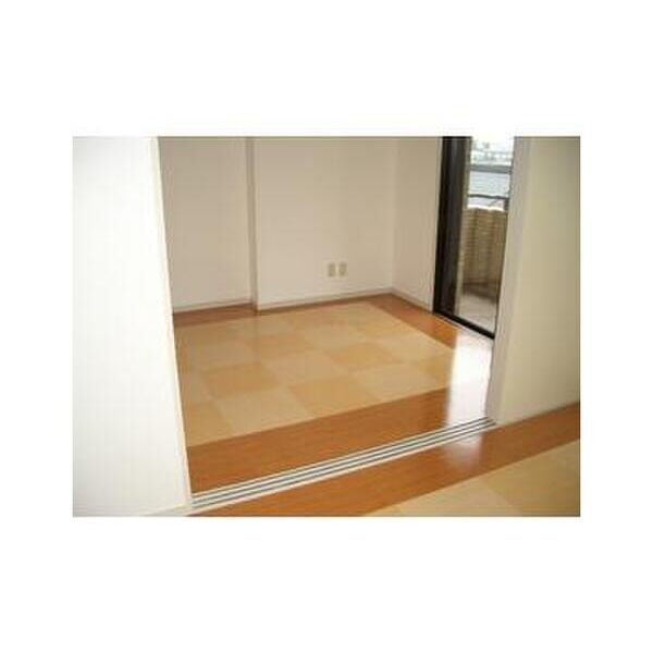 綾東ヴィレッジ壱番館 リビング