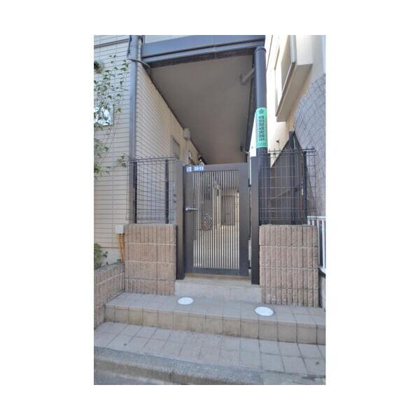 コート・ジュネス エントランス