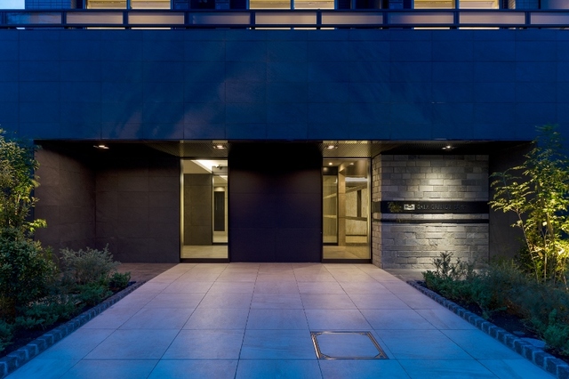 ガーラ・グランディ調布6階 ゆとりのあるエントランスです