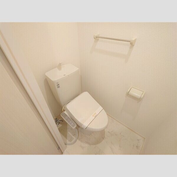 M.横田 温水洗浄暖房便座