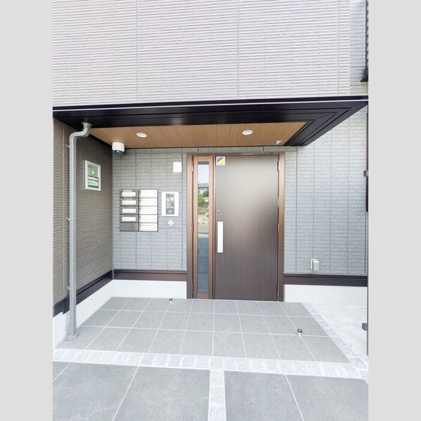 プレジール・ドゥ・ラ・ヴィ エントランス