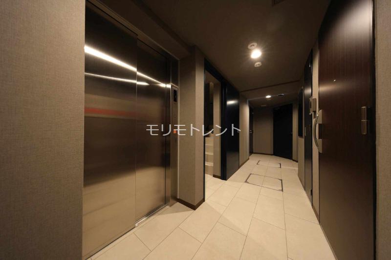 アトリオフラッツ高円寺ノース5階 共用廊下