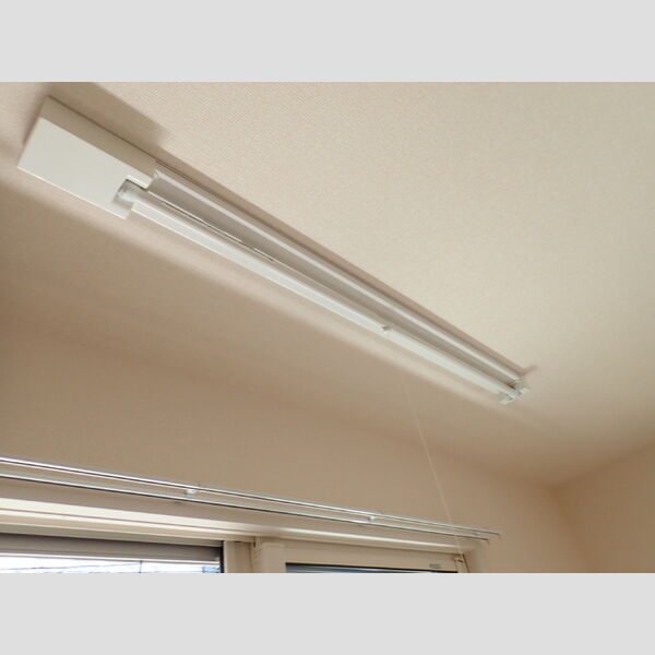 メゾン　フォンテーヌ101号室 室内物干し