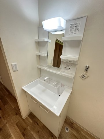 ラフォーレ金沢202号室 洗面
