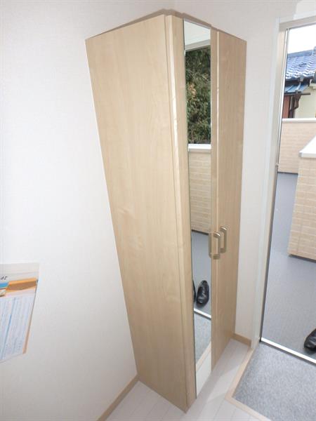 グラッサ花の木205号室 玄関