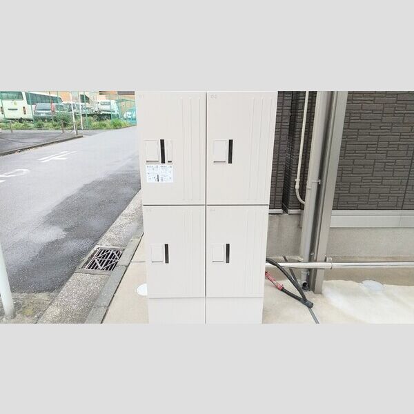 グランドウエスト横浜101号室 宅配ボックス