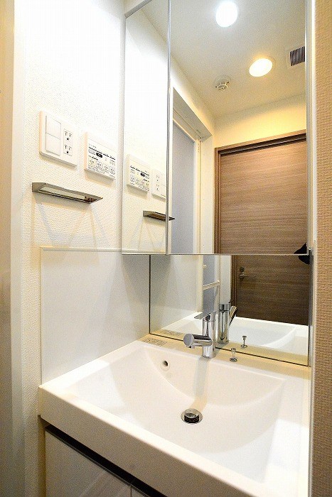 アジールコフレ中野坂上9階 洗面