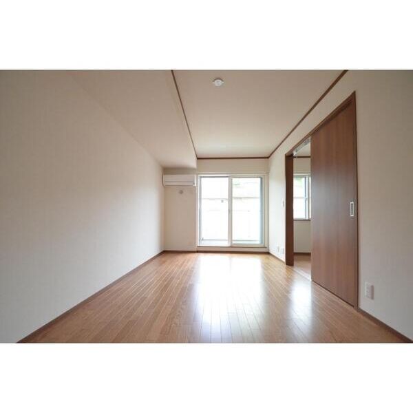 プレシャスI202号室 リビング