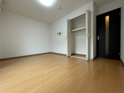 リブリ・エムール1階 内観