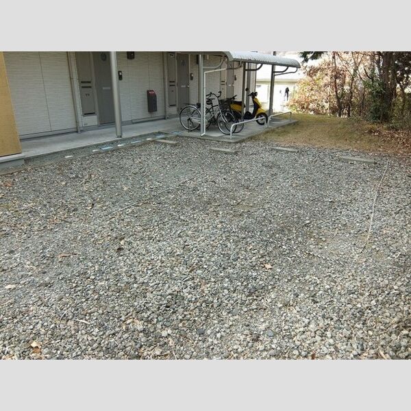 ブランシュ・ソフィア201号室 駐車場