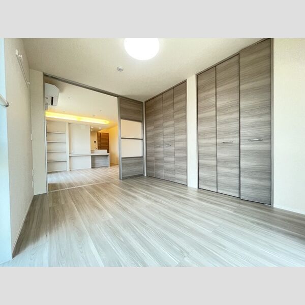 クオーレ　A棟302号室 洋室