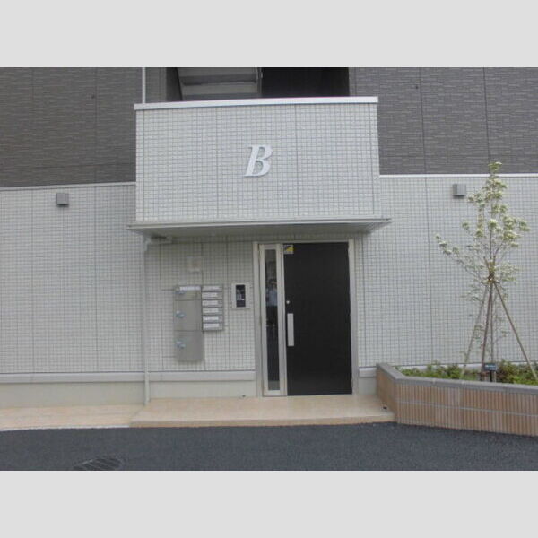 クリスタ　A エントランス