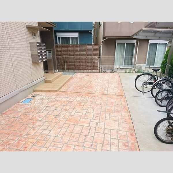 モンサンオール 建物前・共用部