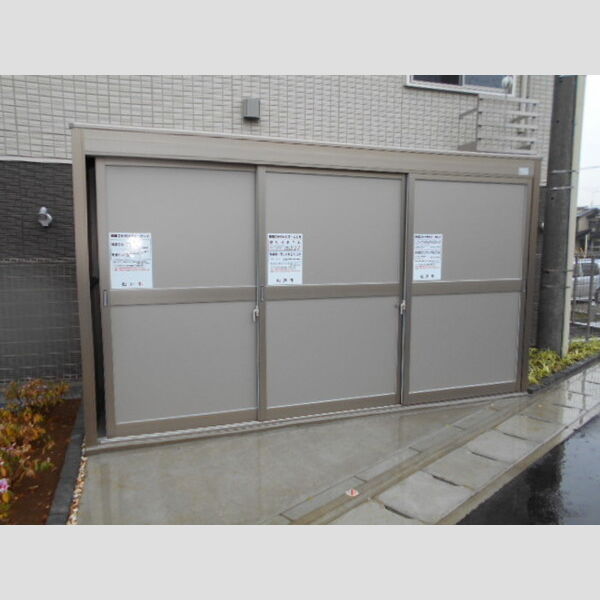 アゼリア松戸205号室 ゴミ箱