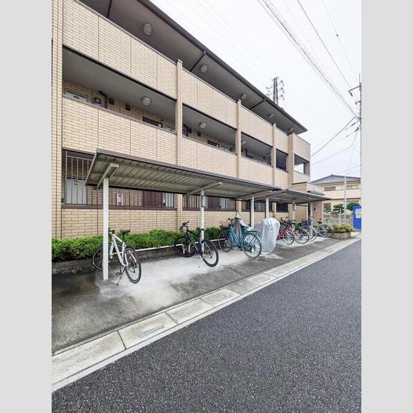 グランツ208号室 駐輪場