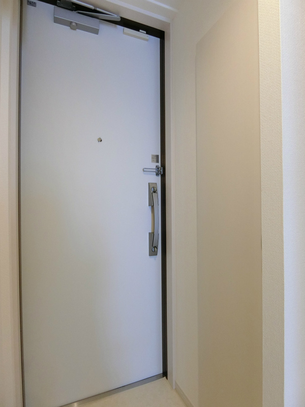 リブリ・メープルリーフ1階 玄関