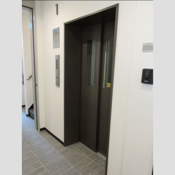 ウィズ203号室 エレベーター