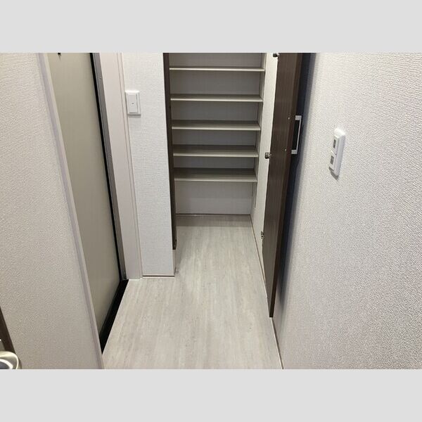 プライムヒル303号室 玄関