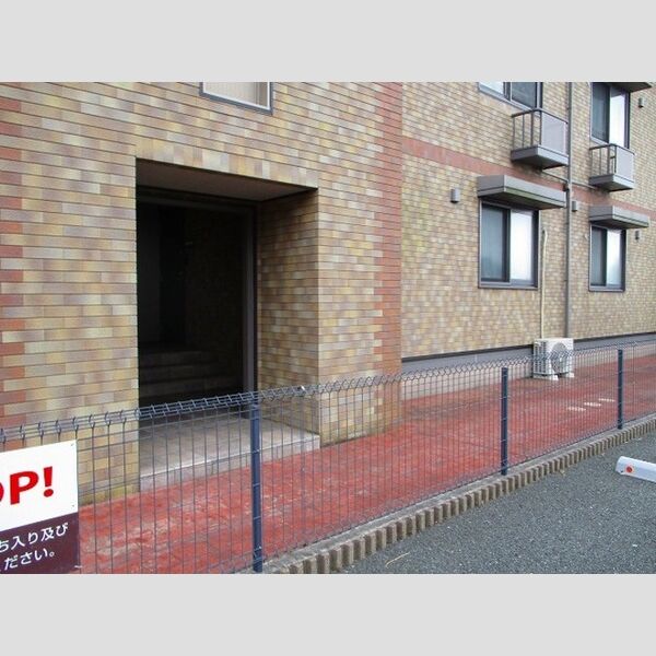 ルヴァン コート　弐番館 エントランス