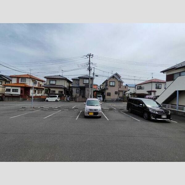 ハイツわたなべ 駐車場