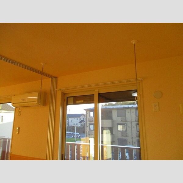 ヴェルデ コリーナ　弐番館202号室 室内物干し