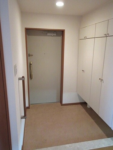 ライオンズステージ目黒本町 玄関　※2022年3月撮影