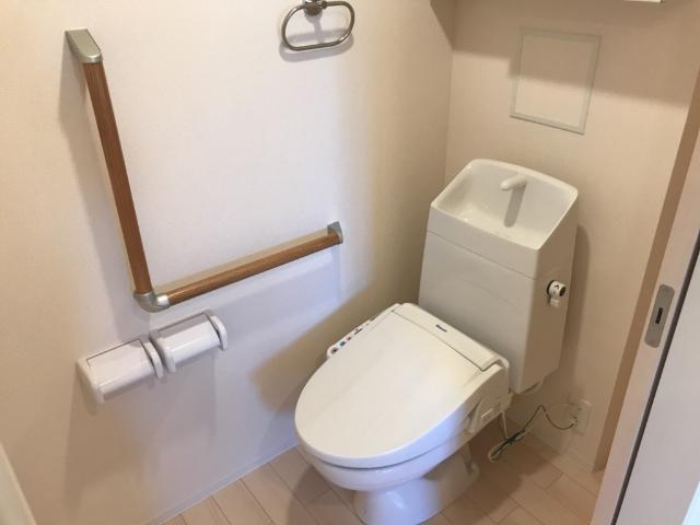 ＣＯＲＮＩＯＬＯ （コルニオーロ） シャワー付トイレ