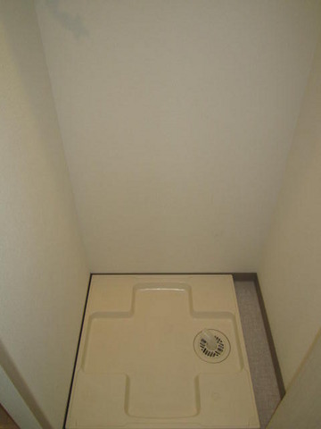 ガーラ・シティ渋谷幡ヶ谷5階 洗濯機置場