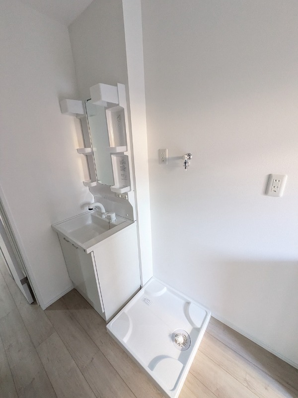 アリスワン南三咲(E-222)1階 洗面