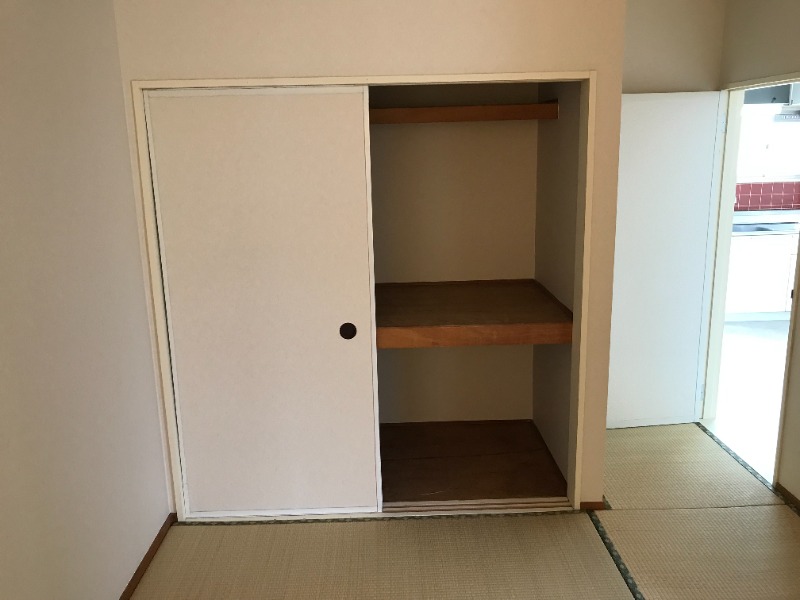 ハイツ中里2階 収納