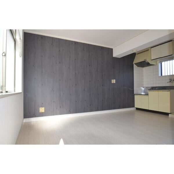 伸和ハイツ鬼高 リビング