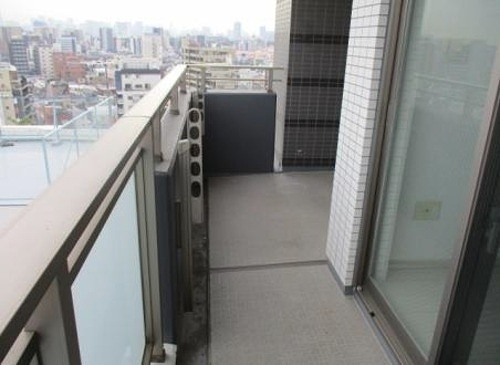 ライオンズ鶯谷マークスフォート 東側バルコニー　※2025年12月撮影の写真
