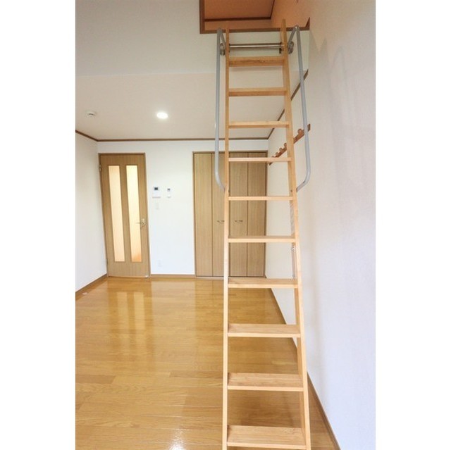 グランドゥール ロフト梯子