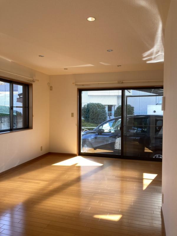 粕谷3丁目戸建 居室、リビング