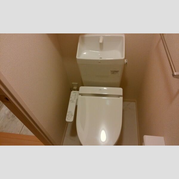 クイーンズ武蔵小杉　EAST トイレ