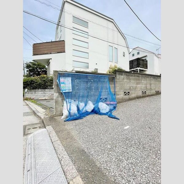 第2上原ハイツ201号室 ゴミ置場