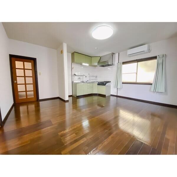 千葉市中央区松ヶ丘町貸家(JTI) リビング