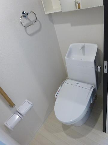 ユニヴァリィ　ルークス シャワー付トイレ