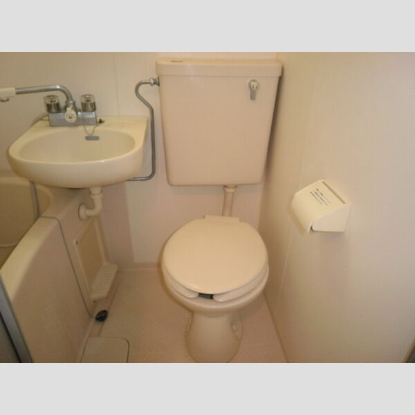 ドミトリー中浦和101号室 トイレ